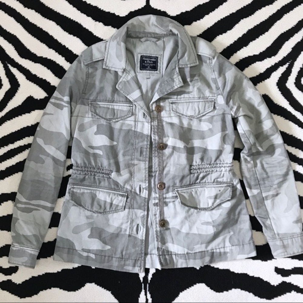 Abercrombie & Fitch Camouflaged Utility Jacket
